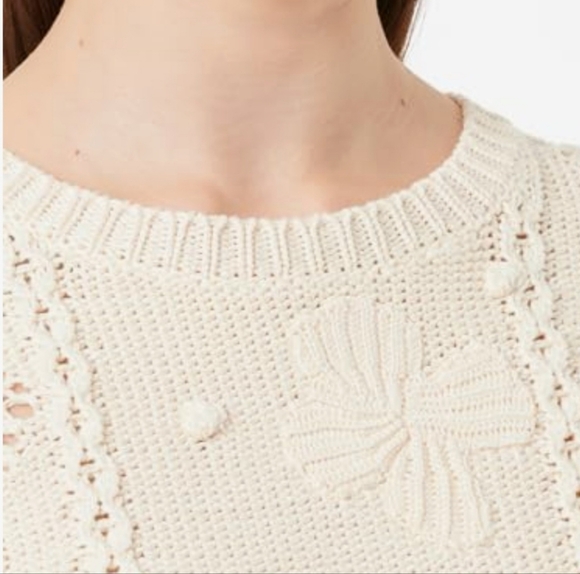 Ivory Ruffled Hem Cable Knit Sweater - Picture 3 of 8
